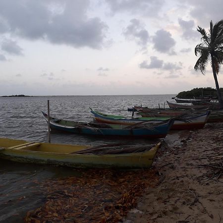 Chale Perto Da Praia Com Duas Suites E Varandao Pacatuba  Exterior photo